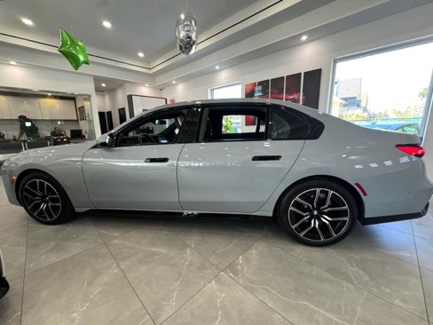 Used 2024 BMW 760i xDrive w/ Premium Package 2 image 5