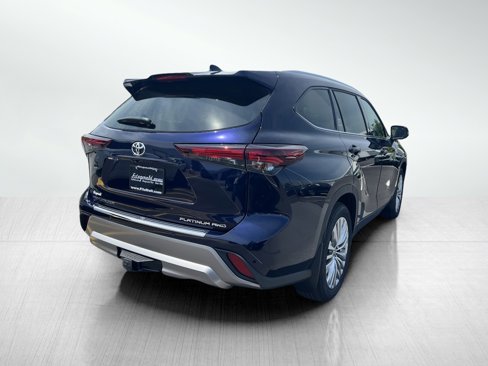 New 2025 Toyota Highlander Platinum image 11