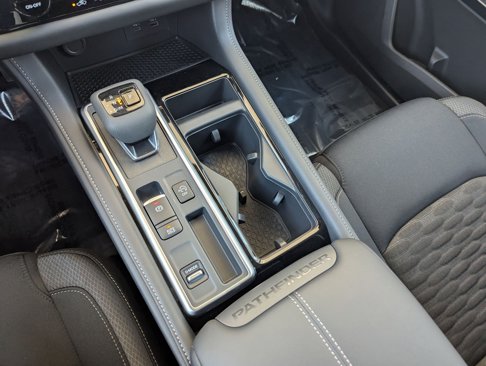 New 2025 Nissan Pathfinder SV image 19
