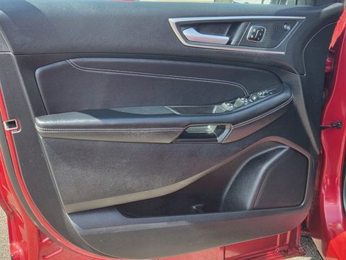 Used 2024 Ford Edge Titanium image 4