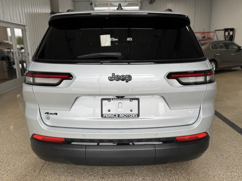 Used 2024 Jeep Grand Cherokee L Laredo image 12