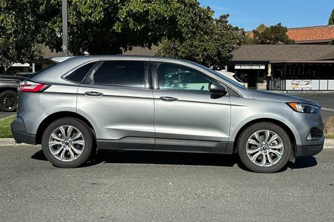 Certified 2022 Ford Edge Titanium image 7