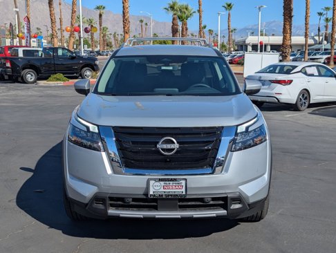 New 2025 Nissan Pathfinder Platinum image 6