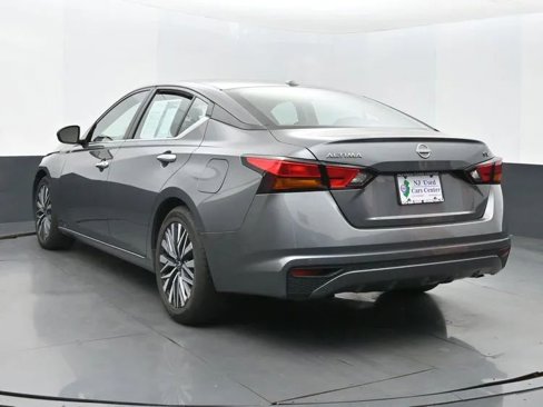 Used 2024 Nissan Altima 2.5 SV image 9