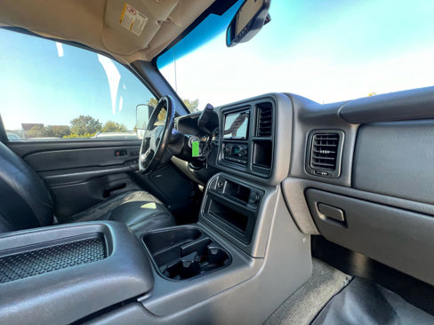 Used 2006 Chevrolet Silverado 2500 LT w/ Heavy-Duty Power Package image 67
