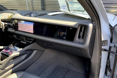 New 2026 Porsche Cayenne GTS image 22