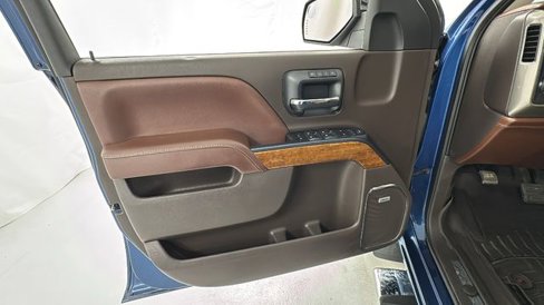 Used 2018 Chevrolet Silverado 1500 High Country image 17