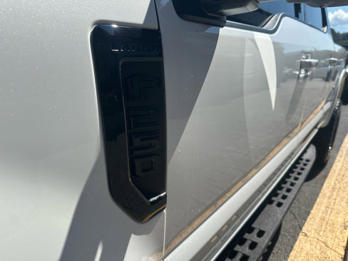 Used 2022 Ford F250 Lariat w/ Tremor Off-Road Package image 10