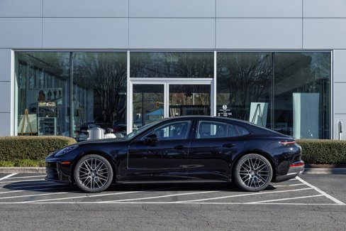 New 2025 Porsche Panamera 4 image 2