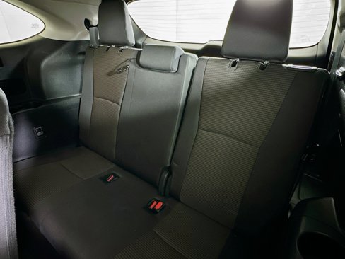 Used 2024 Toyota Highlander LE image 29