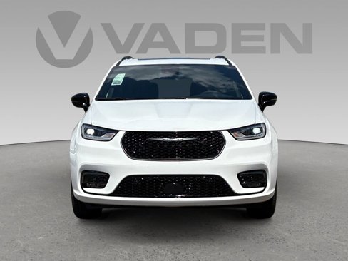New 2026 Chrysler Pacifica Limited image 29