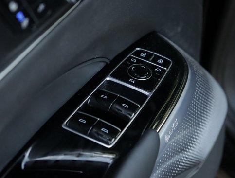 New 2026 Cadillac Lyriq V image 36