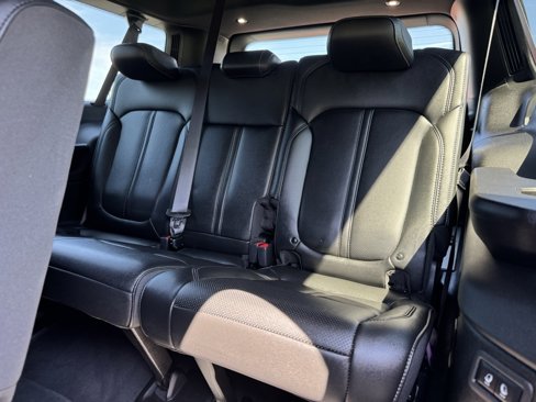 Used 2024 Jeep Wagoneer L 4WD w/ Convenience Group I image 23