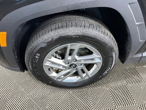 Certified 2025 Hyundai Tucson SE image 37