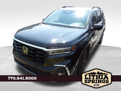 Used 2025 Honda Pilot Touring image 9