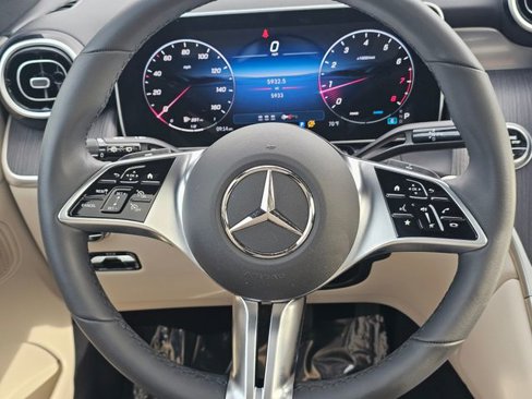 Certified 2025 Mercedes-Benz GLC 300 4MATIC image 32