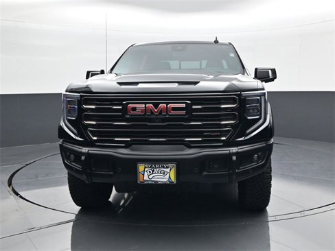 Used 2023 GMC Sierra 1500 AT4X image 2