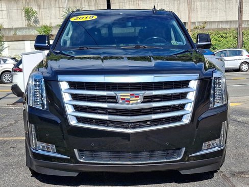 Used 2018 Cadillac Escalade Luxury image 2