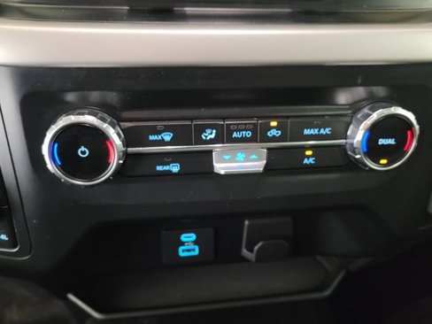 Used 2022 Ford F150 XLT image 38