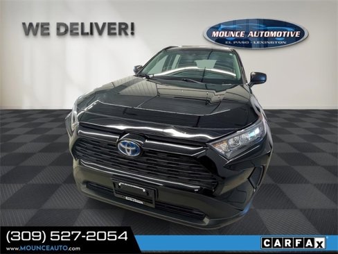 Used 2021 Toyota RAV4 LE image 3
