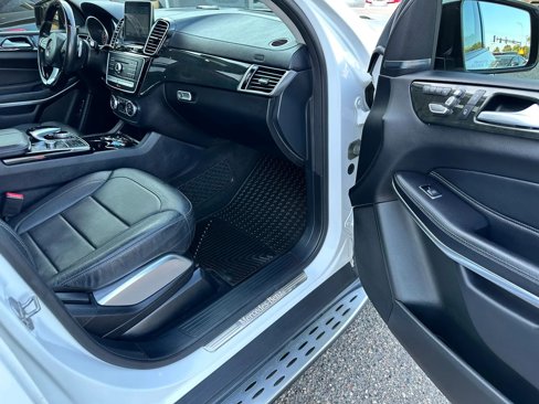 Used 2018 Mercedes-Benz GLS 550 4MATIC w/ Driver Assistance Package image 20