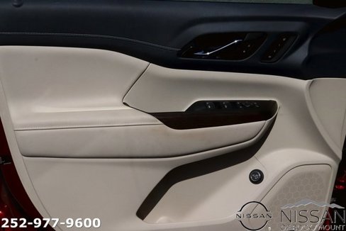 Used 2023 GMC Acadia Denali w/ Denali Ultimate Package image 9