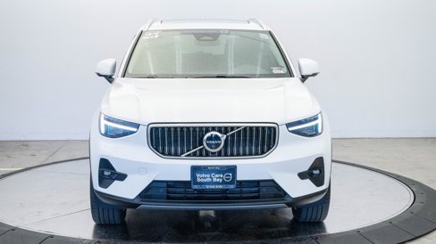 Certified 2025 Volvo XC40 B5 Plus w/ Climate Package image 7