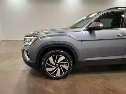Used 2025 Volkswagen Atlas SE image 38