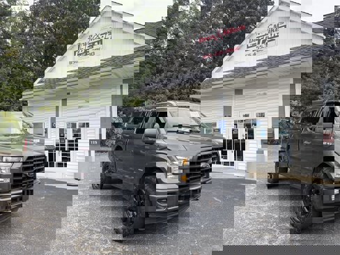 Used 2017 Ford F150 XL w/ Equipment Group 101A Mid image 1
