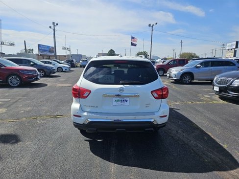 Used 2020 Nissan Pathfinder SV image 3