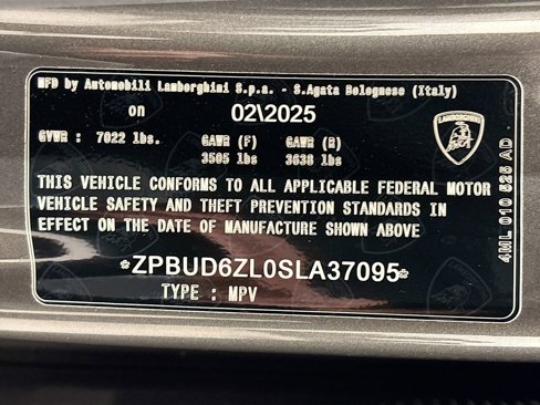 Used 2025 Lamborghini Urus SE image 34