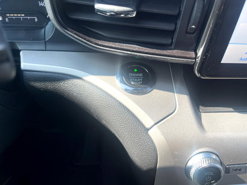 Used 2021 Ford Explorer XLT image 27
