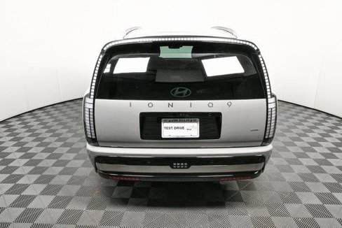 New 2026 Hyundai Ioniq 9 Calligraphy image 4