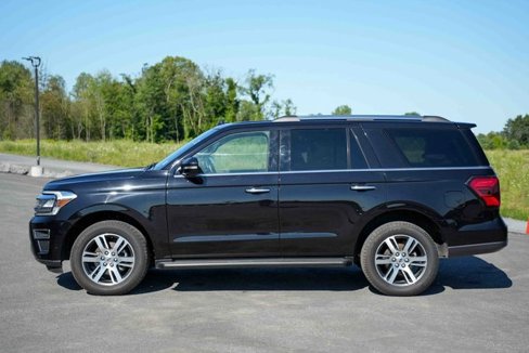 Used 2024 Ford Expedition Limited image 8