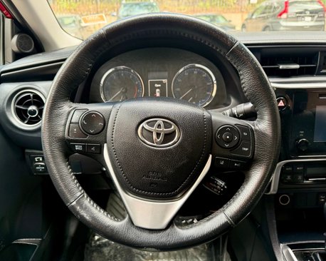 Used 2018 Toyota Corolla SE image 14