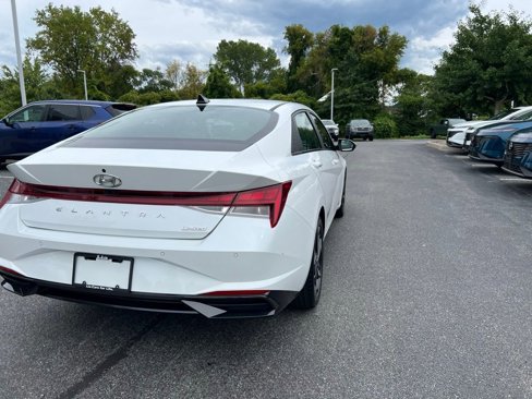 Used 2022 Hyundai Elantra Limited image 15