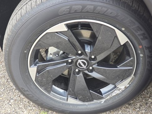 New 2026 Nissan Rogue SV image 18