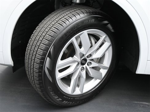Used 2024 Audi Q5 2.0T Premium w/ Convenience Package image 21