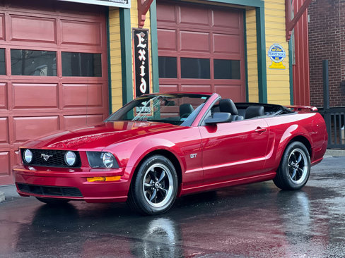 Used 2005 Ford Mustang GT Premium image 12