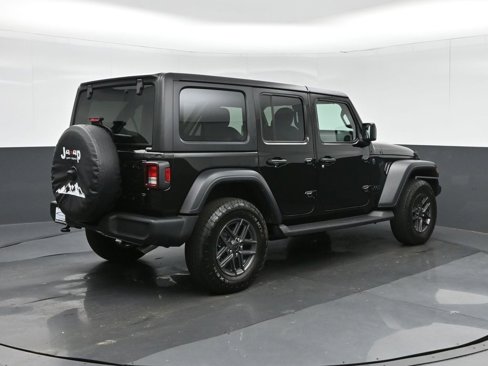 Used 2024 Jeep Wrangler Sport S image 7