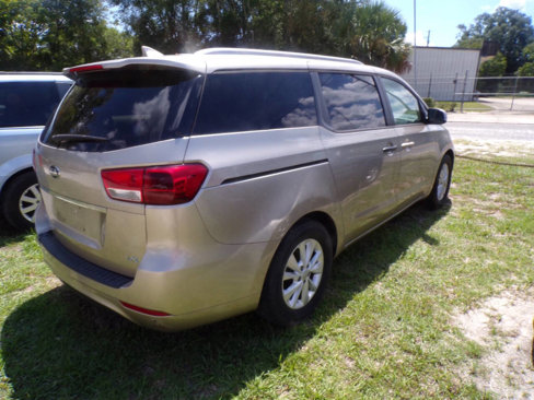 Used 2015 Kia Sedona LX image 7