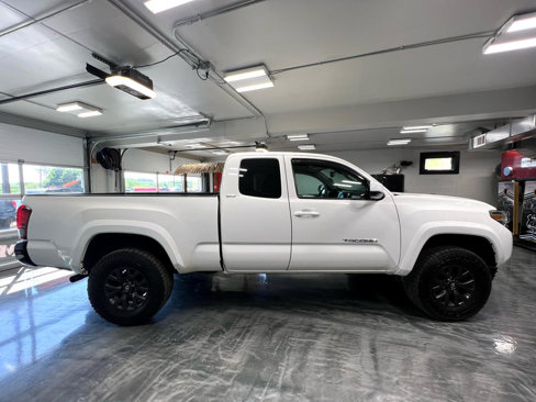 Used 2020 Toyota Tacoma SR5 image 16