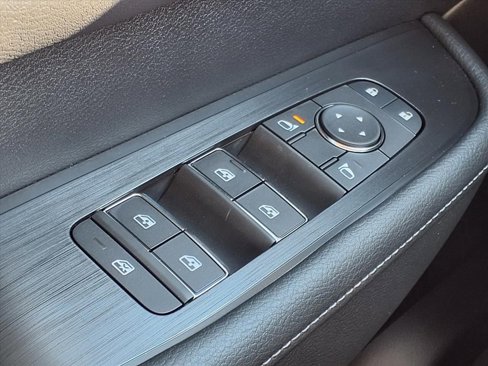 New 2026 Nissan Armada SV image 9
