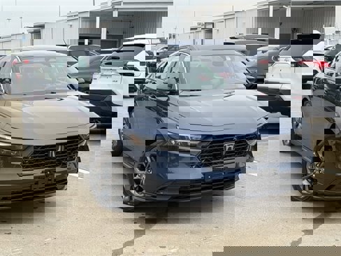 Used 2023 Honda Accord EX image 2