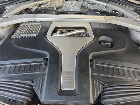 Used 2023 Aston Martin DBX image 21