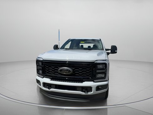 New 2026 Ford F250 XLT w/ XLT Premium Package image 4