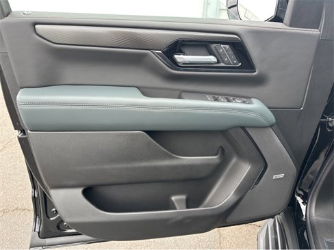 New 2025 GMC Yukon AT4 w/ Premium Trailering Package image 5