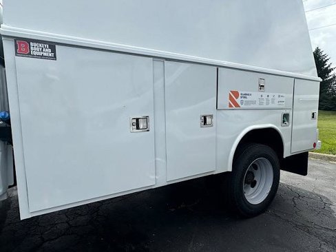 New 2025 Ford F550 4x4 Regular Cab Super Duty image 11