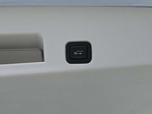 New 2026 GMC Acadia Denali w/ Super Cruise Package image 9