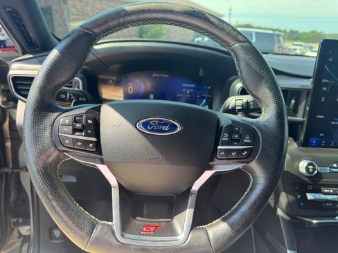 Used 2020 Ford Explorer ST w/ ST Street Pack image 15